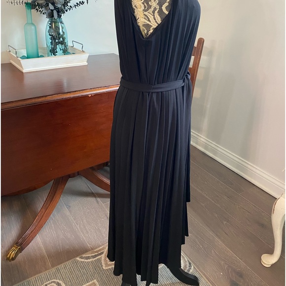 TAHARI NWT black pleated dress size XL - Picture 6 of 14